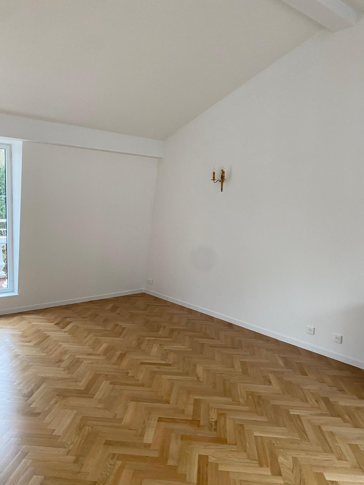 Vue du parquet en chevrons — Paris 8e